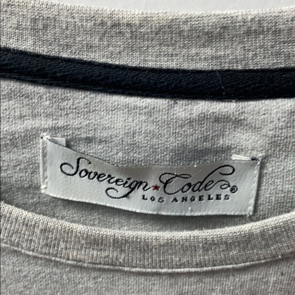 Design Crew Neck - Picture 2 of 3